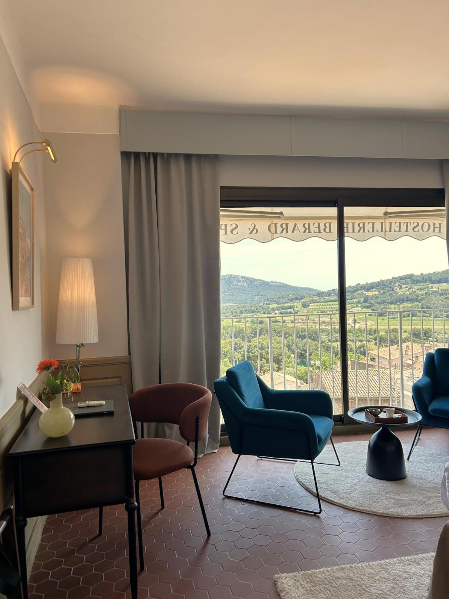 Maison Berard Hotel - Restaurant - Spa Ла Кадиер-д'Азюр Екстериор снимка