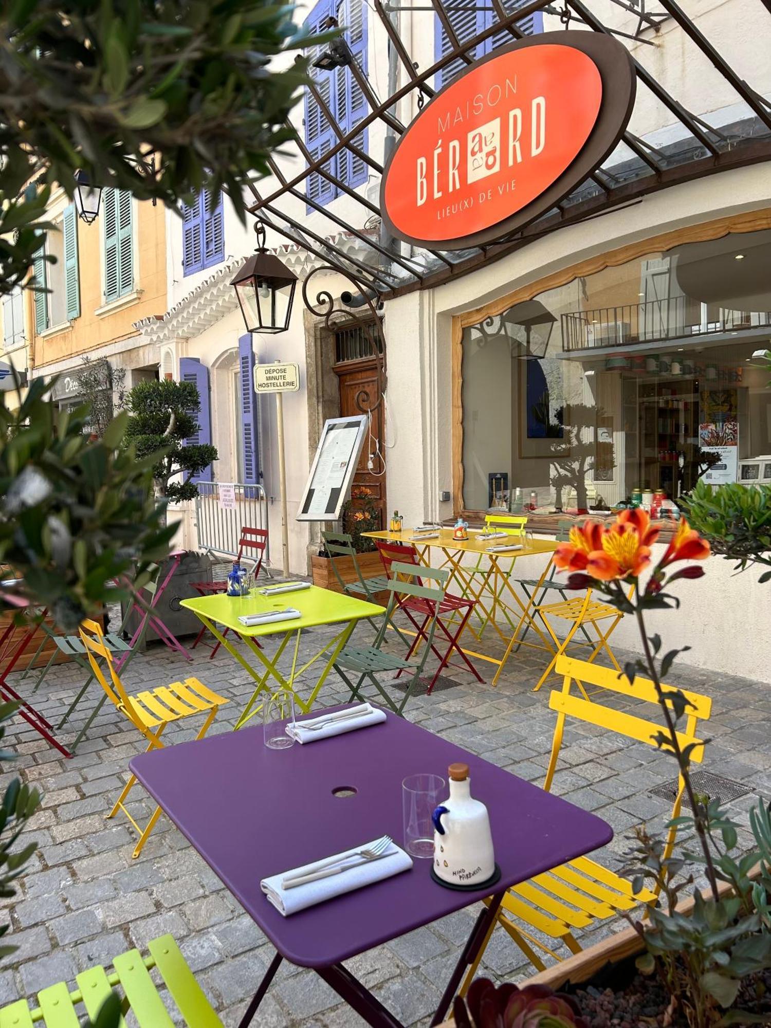 Maison Berard Hotel - Restaurant - Spa Ла Кадиер-д'Азюр Екстериор снимка