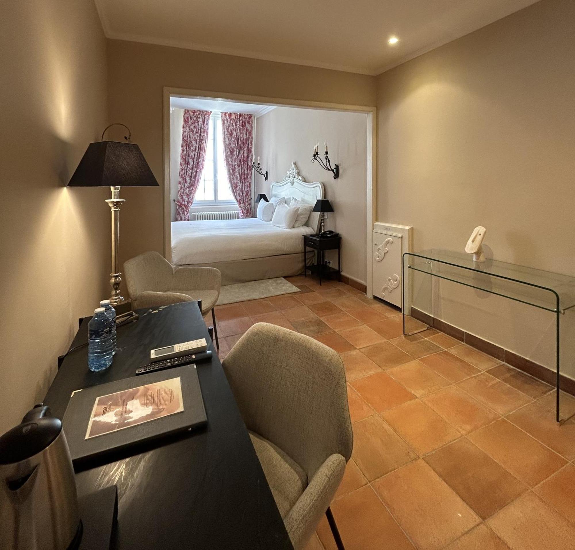 Maison Berard Hotel - Restaurant - Spa Ла Кадиер-д'Азюр Екстериор снимка