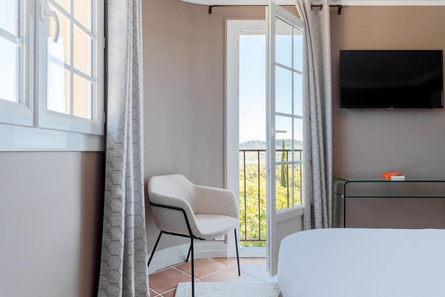 Maison Berard Hotel - Restaurant - Spa Ла Кадиер-д'Азюр Екстериор снимка